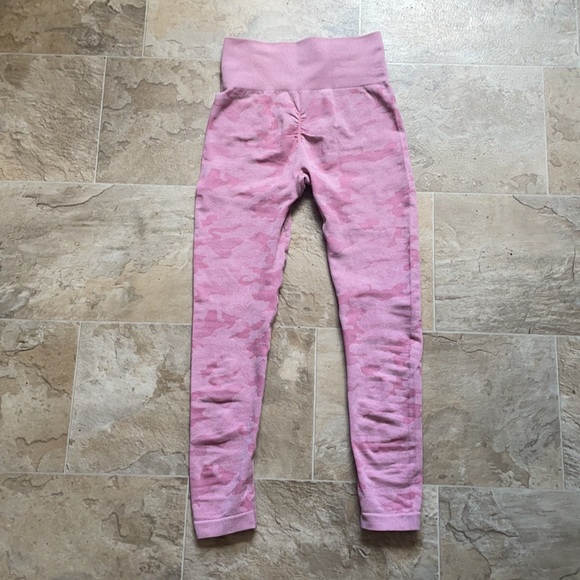 pink camo leggings new! Small - Picture 2 of 7